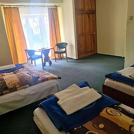 Owr Relax - Polozony Blisko Atrakcji Turystycznych Üdülőközpont Szczytna